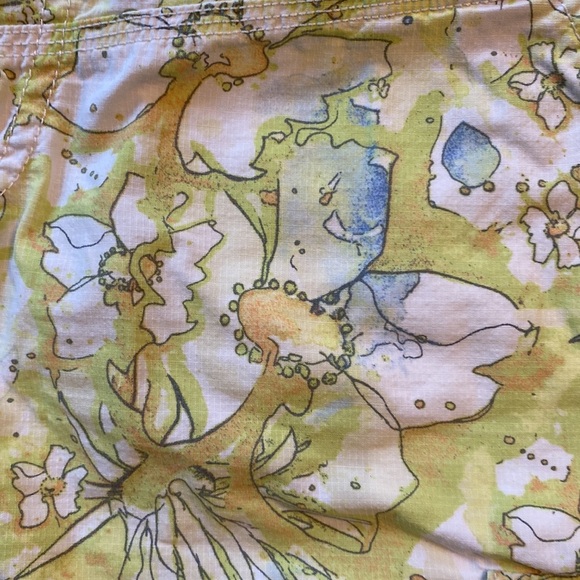 Title Nine Brash Shorts Size 10 - Picture 9 of 9